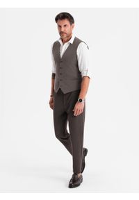 Ombre Clothing - Męska elegancka kamizelka w jodełkę SLIM FIT - grafitowa V2 - Rozmiar: M. Okazja: na spotkanie biznesowe, do pracy, na co dzień. Typ kołnierza: golf. Kolor: szary. Materiał: tkanina, wiskoza, poliester, materiał, elastan. Wzór: jodełka. Styl: elegancki #5