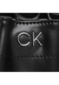 Calvin Klein Jeans Torebka Re-Lock Drawstring Bag Mini K60K610450 Czarny. Kolor: czarny. Materiał: skórzane #4
