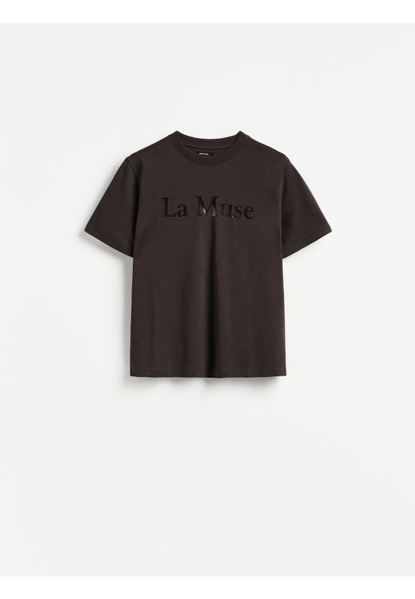 Reserved - Bawełniany t-shirt z nadrukiem - ciemnobrązowy. Kolor: brązowy. Materiał: bawełna. Wzór: nadruk