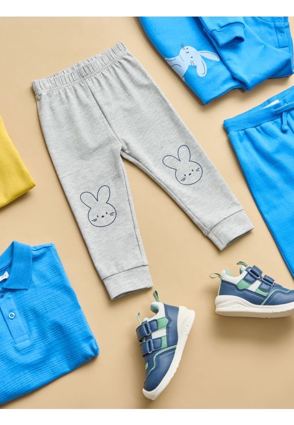 Sinsay - Spodnie dresowe jogger - szary. Kolor: szary. Materiał: dresówka