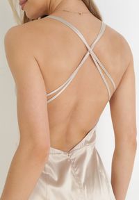 Born2be - Beżowa Satynowa Sukienka Maxi z Ukrytym Suwakiem na Cienkich Ramiączkach Jermela. Okazja: na co dzień. Kolor: beżowy. Materiał: satyna. Długość rękawa: na ramiączkach. Styl: casual. Długość: maxi #2