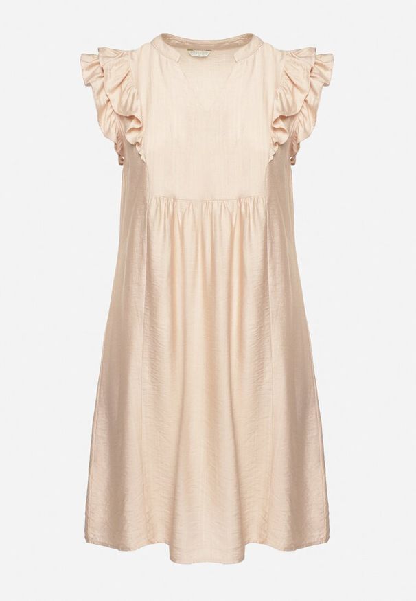 Born2be - Beżowa Sukienka Pudełkowa z Bawełną i Trójkątnym Dekoltem Ozdobiona Falbankami Vikirva. Okazja: na co dzień, na randkę. Typ kołnierza: kołnierz z falbankami. Kolekcja: plus size. Kolor: beżowy. Wzór: aplikacja. Typ sukienki: dla puszystych, proste. Materiał: bawełna. Długość rękawa: długi rękaw. Styl: casual, elegancki, klasyczny