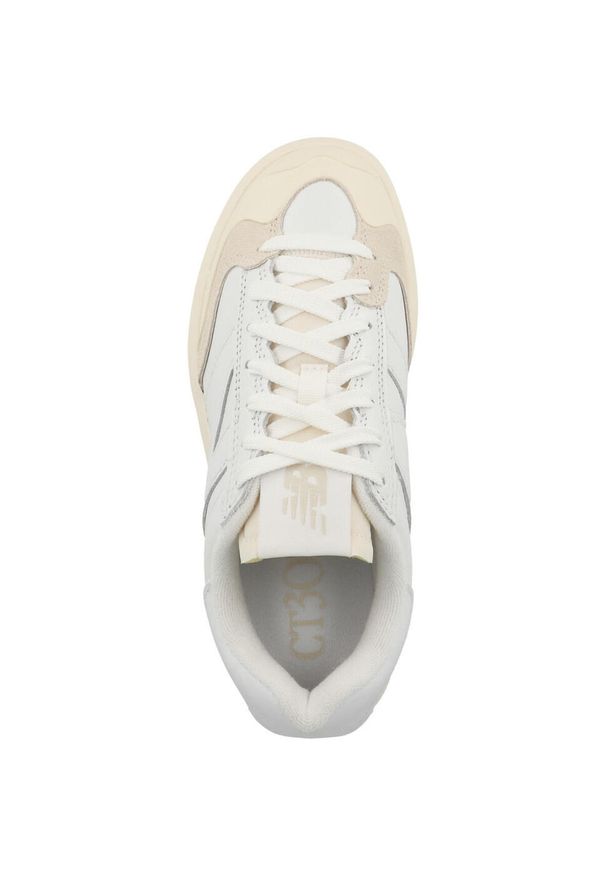 Buty do chodzenia damskie New Balance CT302OB. Zapięcie: sznurówki. Kolor: biały, beżowy, wielokolorowy. Materiał: skóra, syntetyk, materiał. Szerokość cholewki: normalna. Sport: turystyka piesza