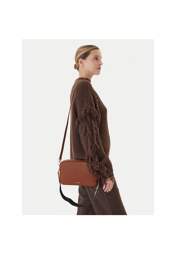 Torebka Coccinelle. Kolor: brązowy
