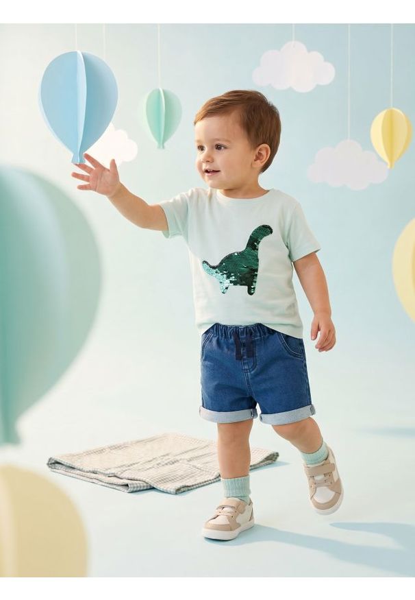 Sinsay - Szorty jeansowe z podwijanymi nogawkami - granatowy. Kolor: niebieski. Materiał: jeans