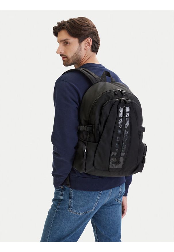 Blauer Plecak S6WORCE03/SPL Czarny. Kolor: czarny. Materiał: materiał