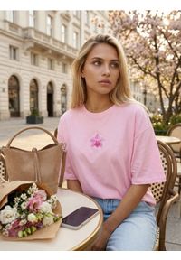 Sinsay - Bawełniana koszulka z motywem kwiatowym - różowy. Kolor: różowy. Materiał: bawełna. Wzór: kwiaty #1