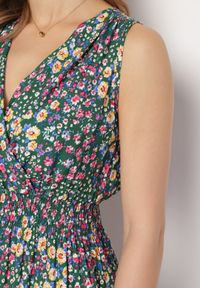 Born2be - Zielono-Żółta Wiskozowa Sukienka w Kwiaty z Kopertową Górą Nervila. Kolor: zielony. Materiał: wiskoza. Wzór: kwiaty. Typ sukienki: kopertowe #2