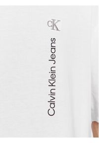 Calvin Klein Jeans T-Shirt J30J323995 Biały Relaxed Fit. Kolor: biały. Materiał: bawełna