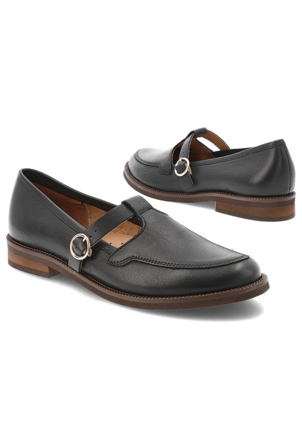 Czarne Półbuty Armodo Eleganckie Obuwie Damskie. Okazja: na co dzień, do pracy, na spotkanie biznesowe. Nosek buta: okrągły. Zapięcie: pasek. Kolor: czarny. Szerokość cholewki: normalna. Wzór: gładki. Materiał: skóra, jeans. Obcas: na obcasie. Styl: elegancki. Wysokość obcasa: niski