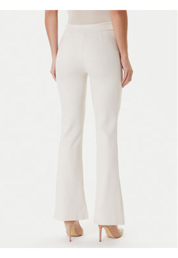 Guess Spodnie materiałowe W5YB0I KCMU2 Écru Regular Fit. Kolor: kremowy. Materiał: wiskoza, syntetyk