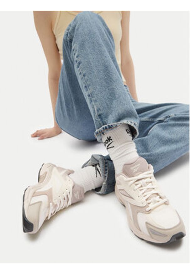 Reebok Sneakersy ROAD PRIME 100211341 Biały. Kolor: biały. Materiał: zamsz, skóra