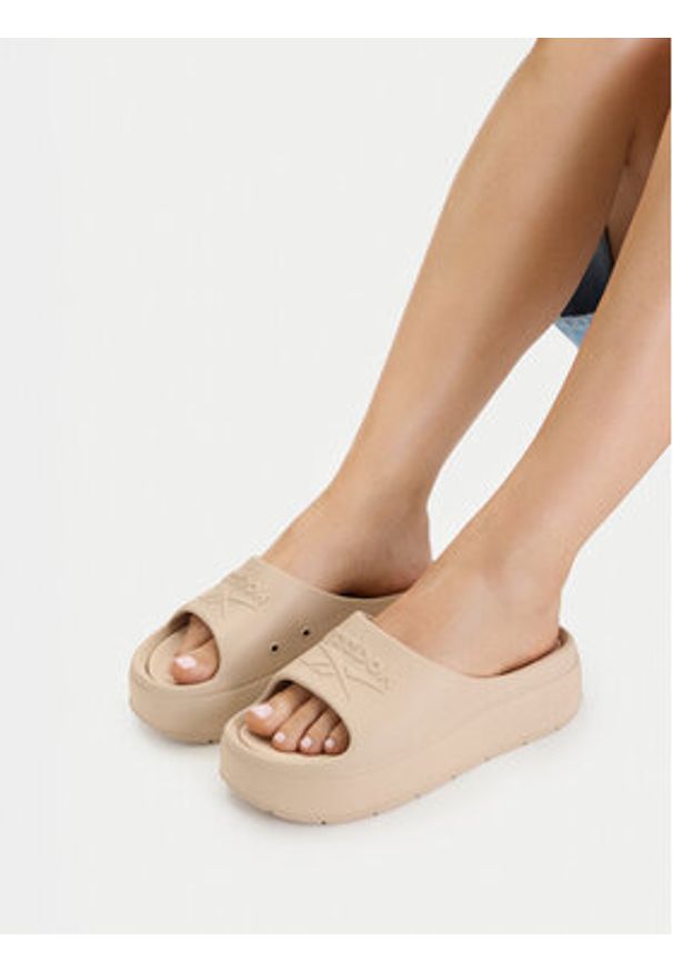 Reebok Klapki CEOWB-840150A Beżowy. Kolor: beżowy. Materiał: syntetyk