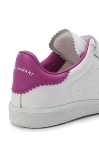 ISABEL MARANT - Sneakersy Beth z różową piętą. Okazja: na co dzień. Zapięcie: pasek. Kolor: biały. Materiał: guma, zamsz. Szerokość cholewki: normalna. Wzór: aplikacja, paski #2