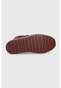 Tommy Jeans botki Tommy Jeans Fashion Boot damskie kolor bordowy na platformie lekko ocieplone. Nosek buta: okrągły. Zapięcie: sznurówki. Kolor: czerwony. Materiał: materiał, włókno, guma. Obcas: na platformie #2