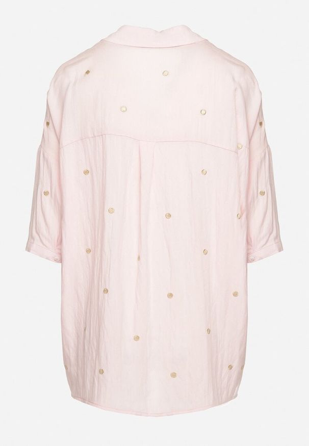 Born2be - Różowa Bawełniana Koszula o Klasycznym Kroju Jenevia. Okazja: do pracy, na spotkanie biznesowe. Kolor: różowy. Materiał: bawełna. Długość rękawa: długi rękaw. Długość: długie. Styl: klasyczny