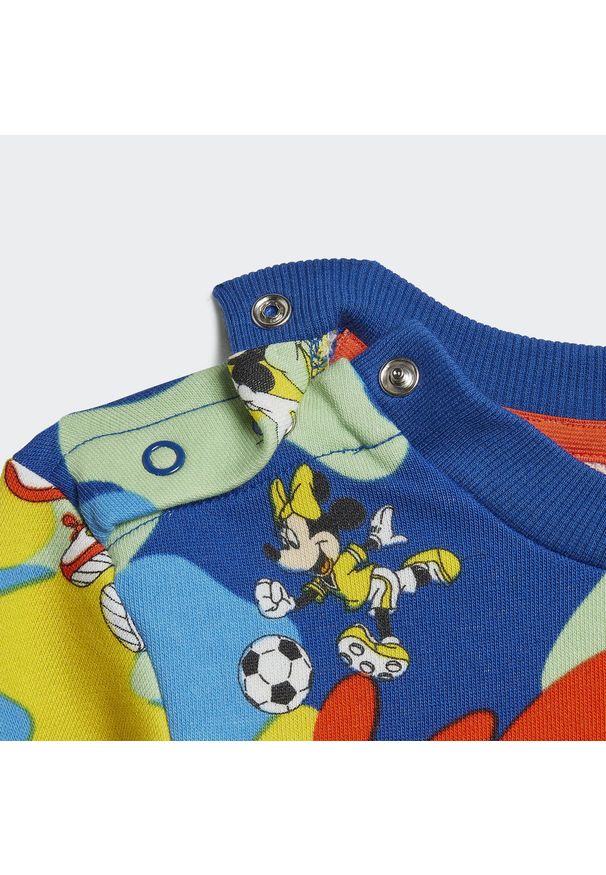 Adidas - Dres X Disney Mickey Mouse Rozmiar 6-9 M Niebieski - HK6652. Kolor: żółty, pomarańczowy, wielokolorowy, niebieski. Materiał: dresówka. Wzór: motyw z bajki