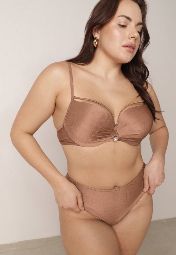 Born2be - Brązowe Bikini Majtki Figi i Biustonosz z Paskami i Perłową Aplikacją Cahresha. Kolor: brązowy. Wzór: aplikacja