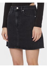 Tommy Jeans Spódnica jeansowa Mom Uh Skirt Cg4181 DW0DW17286 Czarny Slim Fit. Kolor: czarny. Materiał: bawełna