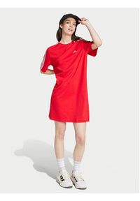 Adidas - adidas Sukienka codzienna Essentials 3-Stripes IY4241 Czerwony Loose Fit. Okazja: na co dzień. Kolor: czerwony. Materiał: bawełna. Typ sukienki: proste. Styl: casual #6