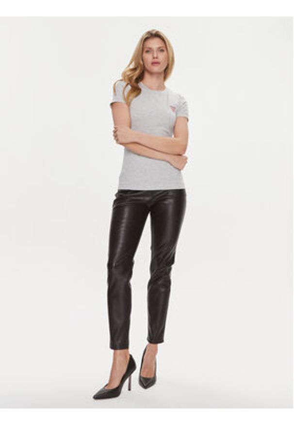 Guess T-Shirt W2YI44 J1314 Szary Slim Fit. Kolor: szary. Materiał: bawełna