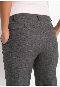 bonprix - Spodnie chinosy w kratę. Kolor: czarny. Styl: elegancki #3