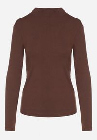 Born2be - Brązowa Bawełniana Bluzka Ozdobiona Guzikami Tusreena. Okazja: na co dzień. Kolor: brązowy. Materiał: bawełna. Wzór: aplikacja. Styl: klasyczny, casual, elegancki #3