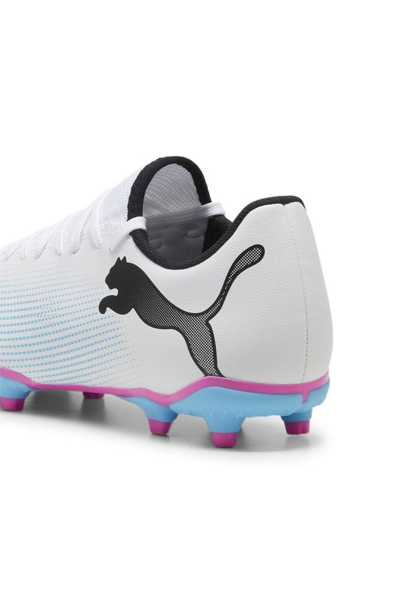 Buty piłkarskie męskie Puma Future 7 Play Fg ag. Zapięcie: sznurówki. Kolor: biały, wielokolorowy, różowy, czarny. Materiał: materiał. Szerokość cholewki: normalna. Sport: piłka nożna