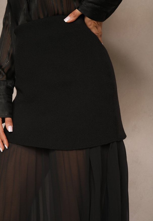 Renee - Czarna Plisowana Spódnica Tiulowa z Wiskozy z Podszewką Balione. Okazja: na co dzień. Kolor: czarny. Materiał: tiul, wiskoza. Styl: elegancki, casual