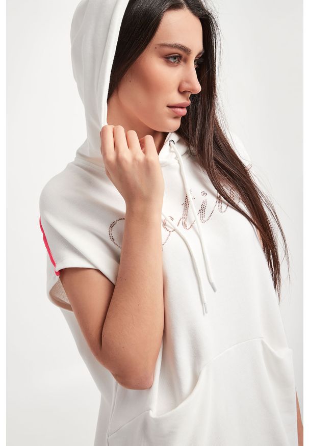 Twinset Milano - Sukienka TWINSET ACTITUDE. Typ kołnierza: kaptur. Długość: midi