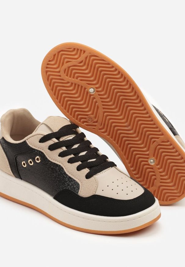 Renee - Czarno-Beżowe Streetwearowe Sneakersy Zdobione Przeszyciami Neonisea. Okazja: na co dzień. Kolor: czarny. Materiał: jeans, skóra. Wzór: aplikacja