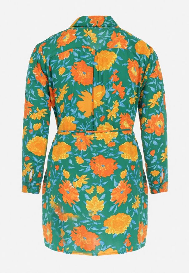 Born2be - Zielona Koszulowa Sukienka Mini z Guzikami i Materiałowym Paskiem Raimeda. Kolekcja: plus size. Kolor: zielony. Materiał: materiał. Wzór: kwiaty. Sezon: wiosna, lato. Typ sukienki: koszulowe. Długość: mini
