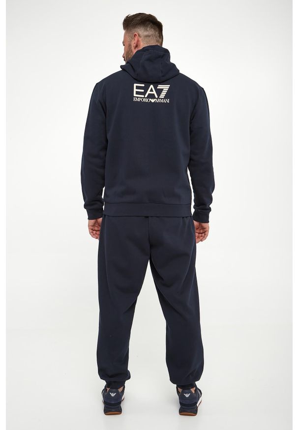 EA7 Emporio Armani - Dres męski EA7 EMPORIO ARMANI. Materiał: dresówka