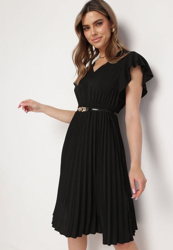 Born2be - Czarna Sukienka Rozkloszowana Midi z Plisowanym Dołem Sabara. Okazja: na co dzień. Kolor: czarny. Materiał: skóra. Styl: casual. Długość: midi