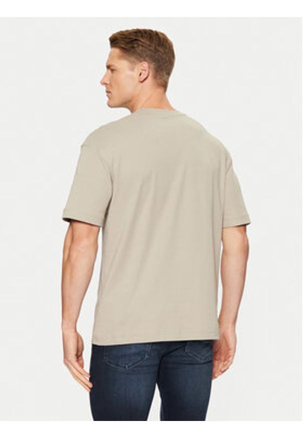 Calvin Klein T-Shirt Nano Logo Interlock T-Shirt K10K112487 Beżowy Regular Fit. Kolor: beżowy. Materiał: bawełna