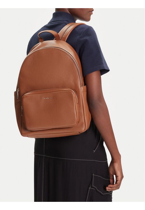 MICHAEL Michael Kors Plecak Tanner 30T5GTNB3L Brązowy. Kolor: brązowy. Materiał: skóra