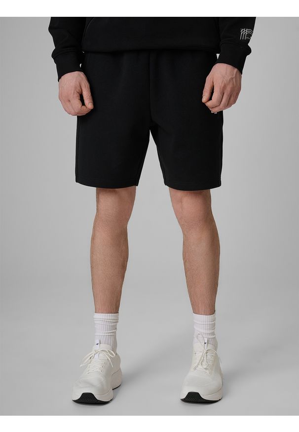 4f - 4F Spodenki dresowe męskie - czarne S. Kolor: czarny. Materiał: dresówka