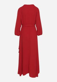 Born2be - Czerwona Kopertowa Asymetryczna Sukienka Koktajlowa z Wiskozą Ozdobiona Paskiem Lanoresa. Okazja: na imprezę. Kolor: czerwony. Materiał: wiskoza. Wzór: aplikacja. Typ sukienki: asymetryczne, kopertowe. Styl: wizytowy #6