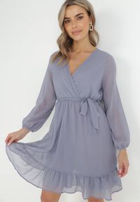 Born2be - Niebieska Sukienka Pronestra. Kolor: niebieski. Materiał: materiał, tkanina. Wzór: gładki. Typ sukienki: kopertowe. Styl: elegancki. Długość: mini #1