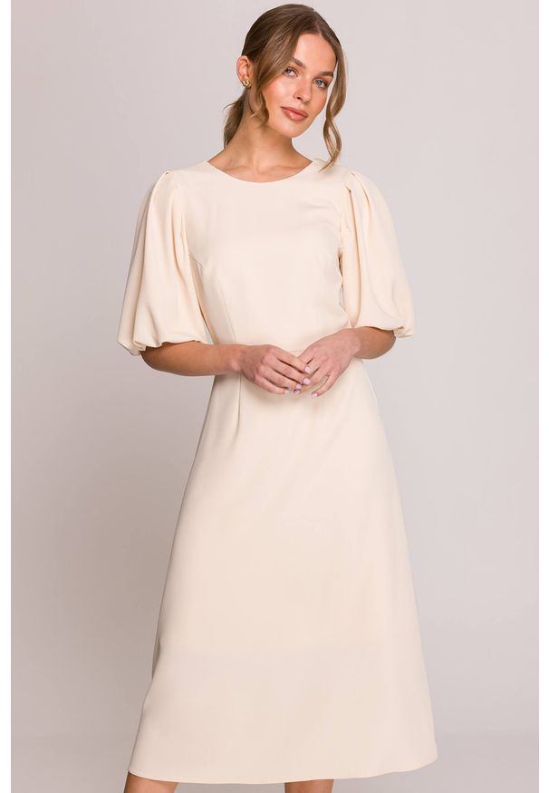 Stylove - Elegancka sukienka koktajlowa z bufiastymi rękawami kremowa. Okazja: na ślub cywilny, na imprezę, na wesele. Kolor: kremowy. Materiał: materiał, elastan. Długość rękawa: krótki rękaw. Sezon: lato. Typ sukienki: rozkloszowane. Styl: wizytowy, elegancki. Długość: midi