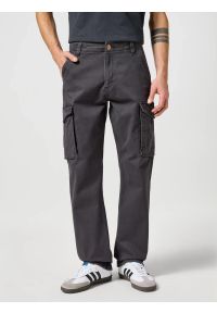 Wrangler - MESKIE SPODNIE MATERIAŁOWE CASEY JONES CARGO REGULAR FADED BLACK 112356845 W175008628