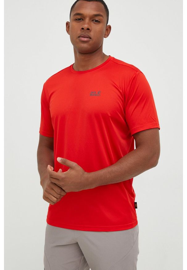 Jack Wolfskin t-shirt sportowy Tech kolor czerwony gładki. Kolor: czerwony. Materiał: włókno, materiał. Wzór: gładki. Styl: sportowy