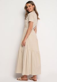 Born2be - Beżowa Taliowana Sukienka z Bawełny w Koszulowym Stylu z Imitacją Kieszeni Masefia. Okazja: na co dzień. Kolor: beżowy. Materiał: bawełna. Wzór: aplikacja. Typ sukienki: koszulowe. Styl: casual, elegancki, wizytowy #4