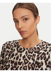 Gina Tricot Sukienka codzienna 24447 Brązowy Regular Fit. Okazja: na co dzień. Kolor: brązowy. Materiał: syntetyk. Typ sukienki: proste. Styl: casual