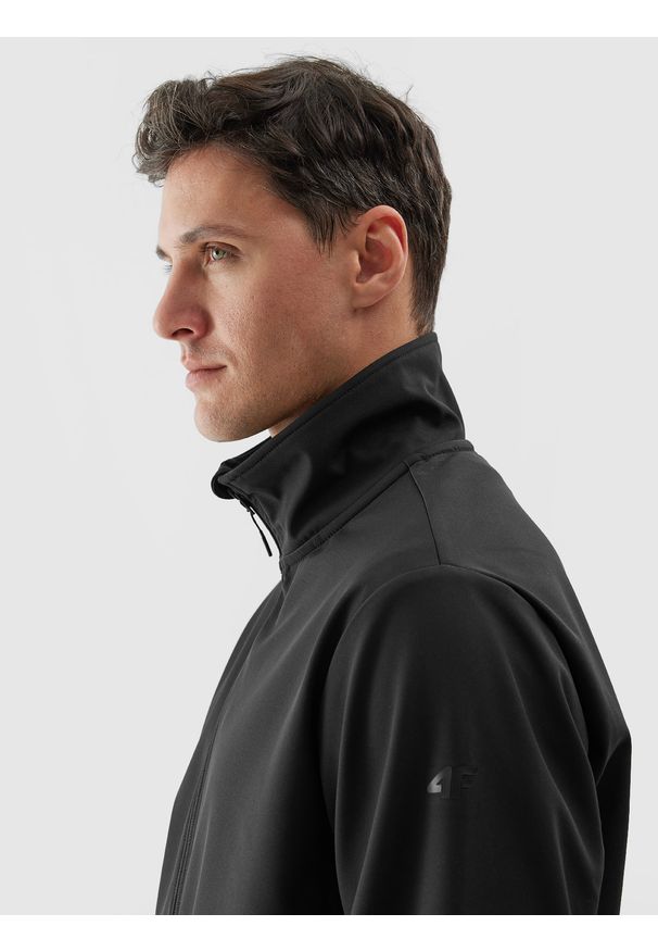 4f - 4F Kurtka softshell wiatroodporna membrana 5000 męska - czarna M. Typ kołnierza: kołnierzyk stójkowy. Kolor: czarny. Materiał: softshell. Technologia: Windstopper. Sezon: zima. Sport: wspinaczka