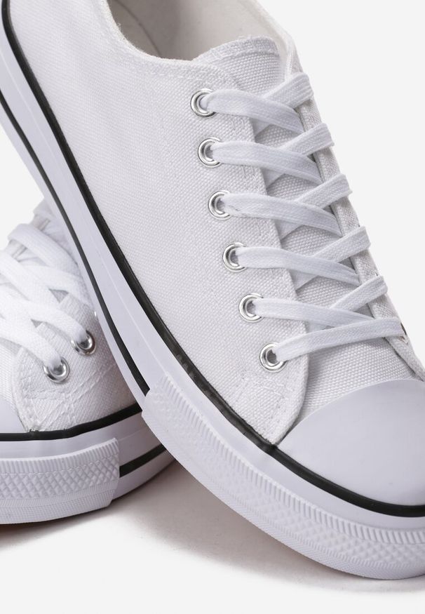 Renee - Biało-Czarne Trampki Rhenelato. Okazja: na co dzień. Wysokość cholewki: przed kostkę. Kolor: biały. Materiał: materiał, guma, jeans. Szerokość cholewki: normalna. Styl: casual, klasyczny