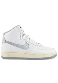 Buty Nike Air Force 1 Sculpt DC3590-101 - białe. Wysokość cholewki: przed kolano. Zapięcie: pasek. Kolor: biały. Materiał: skóra, guma, zamsz. Szerokość cholewki: normalna. Model: Nike Air Force