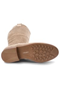 Kozaki damskie S.Barski, cholewka z materiału zapinane na suwak elegancki fason w stylu boho, beżowe, HY61-8022. Okazja: na co dzień. Kolor: beżowy. Szerokość cholewki: normalna. Wzór: geometria, ażurowy. Materiał: materiał. Sezon: jesień, lato, zima. Obcas: na obcasie. Styl: elegancki, boho. Wysokość obcasa: niski #8
