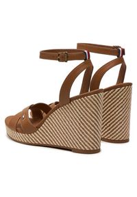 TOMMY HILFIGER - Tommy Hilfiger Sandały Im Raffia Sandal FW0FW08224 Brązowy. Kolor: brązowy. Materiał: skóra