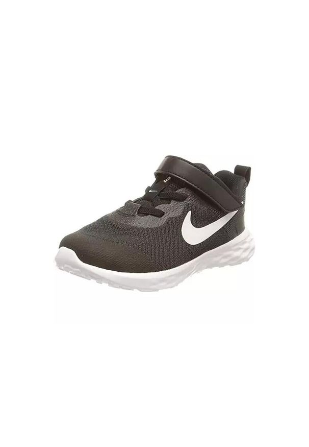 Tenisówki Nike Model Nike Revolution 6 Little Kid Kolor Czarny. Zapięcie: rzepy. Kolor: czarny. Materiał: syntetyk, tkanina, materiał. Szerokość cholewki: normalna. Model: Nike Revolution. Sport: turystyka piesza